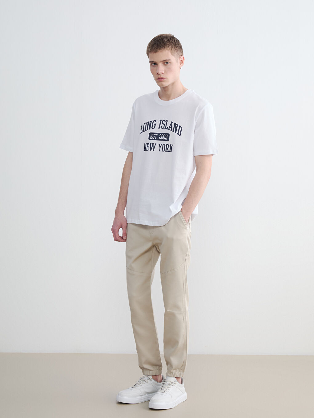 تي شيرت أبيض رجال-1