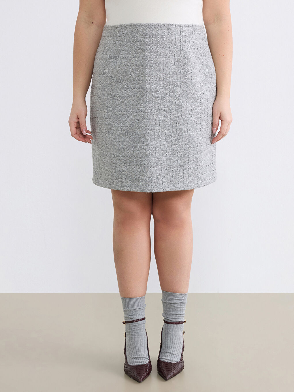 Gri Büyük Beden Beli Fermuarlı Mini Tüvit Etek-1