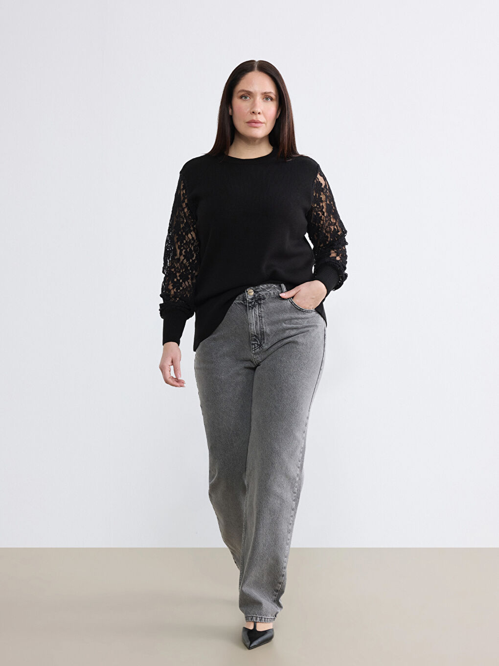 Siyah Bisiklet Yaka Dantel Detaylı Kadın Triko Kazak-5