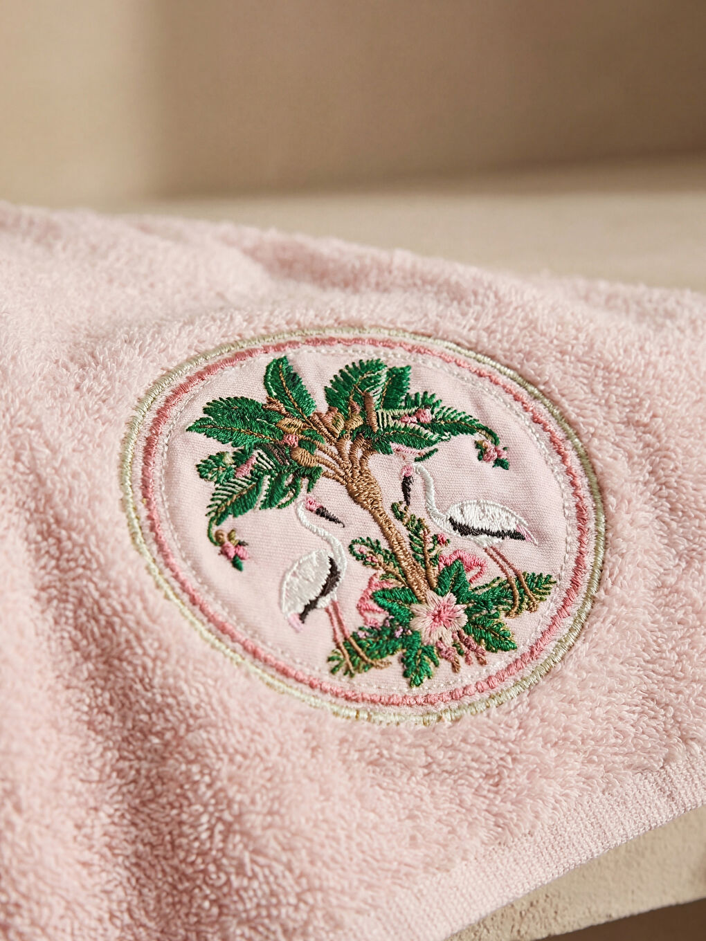 Pembe Palmiye Nakışlı Püsküllü Yüz Havlusu 50x80 cm-1