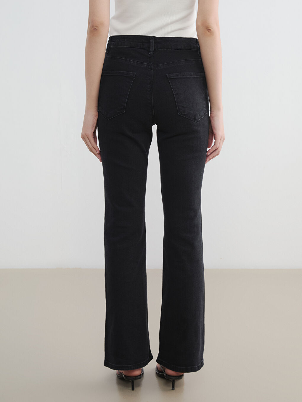 Siyah Mars Flare Kadın Jean Pantolon-3