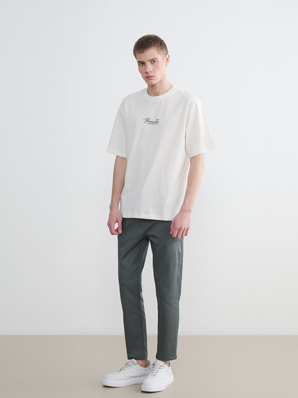 Ekru Oversize Bisiklet Yaka Baskılı Erkek Tişört-1