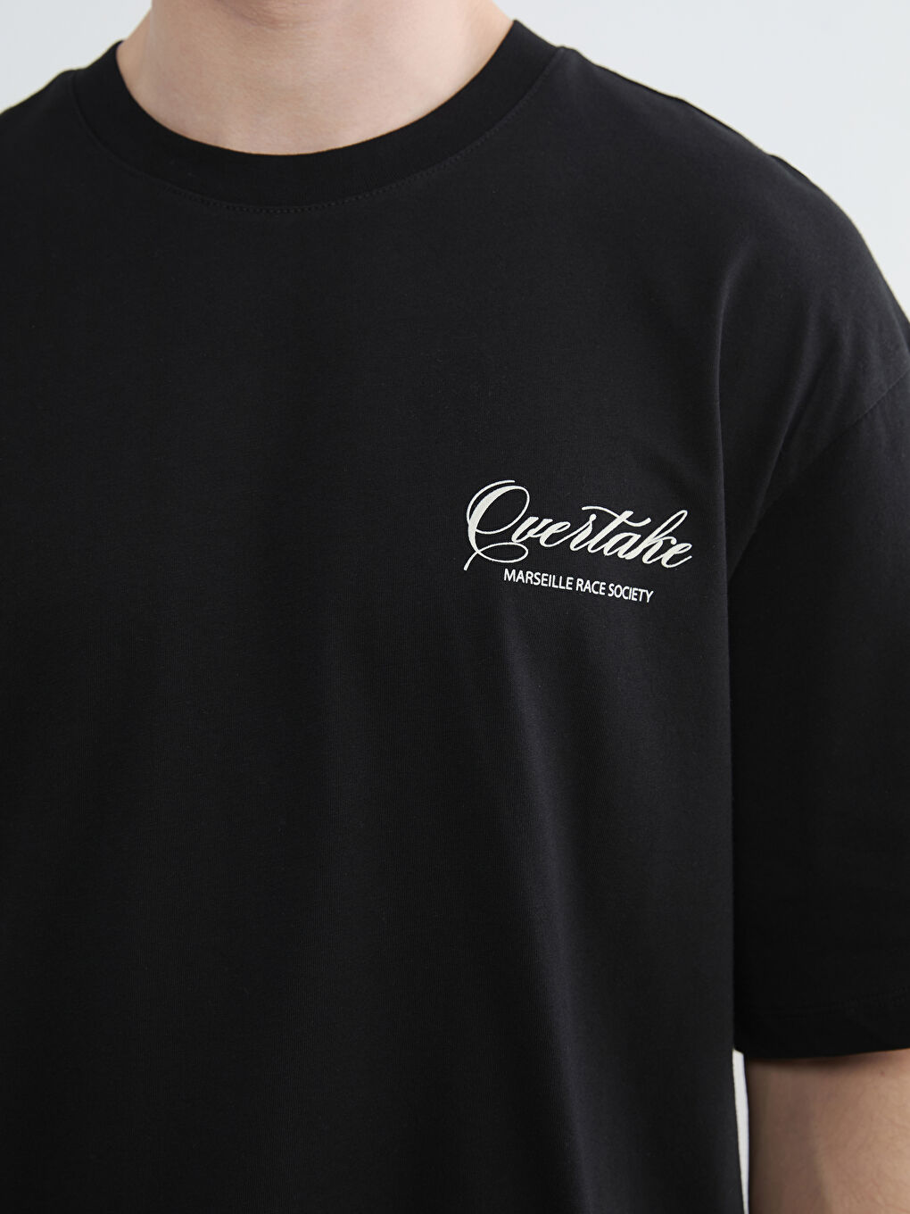 Siyah Bisiklet Yaka Baskılı Erkek Tişört-2