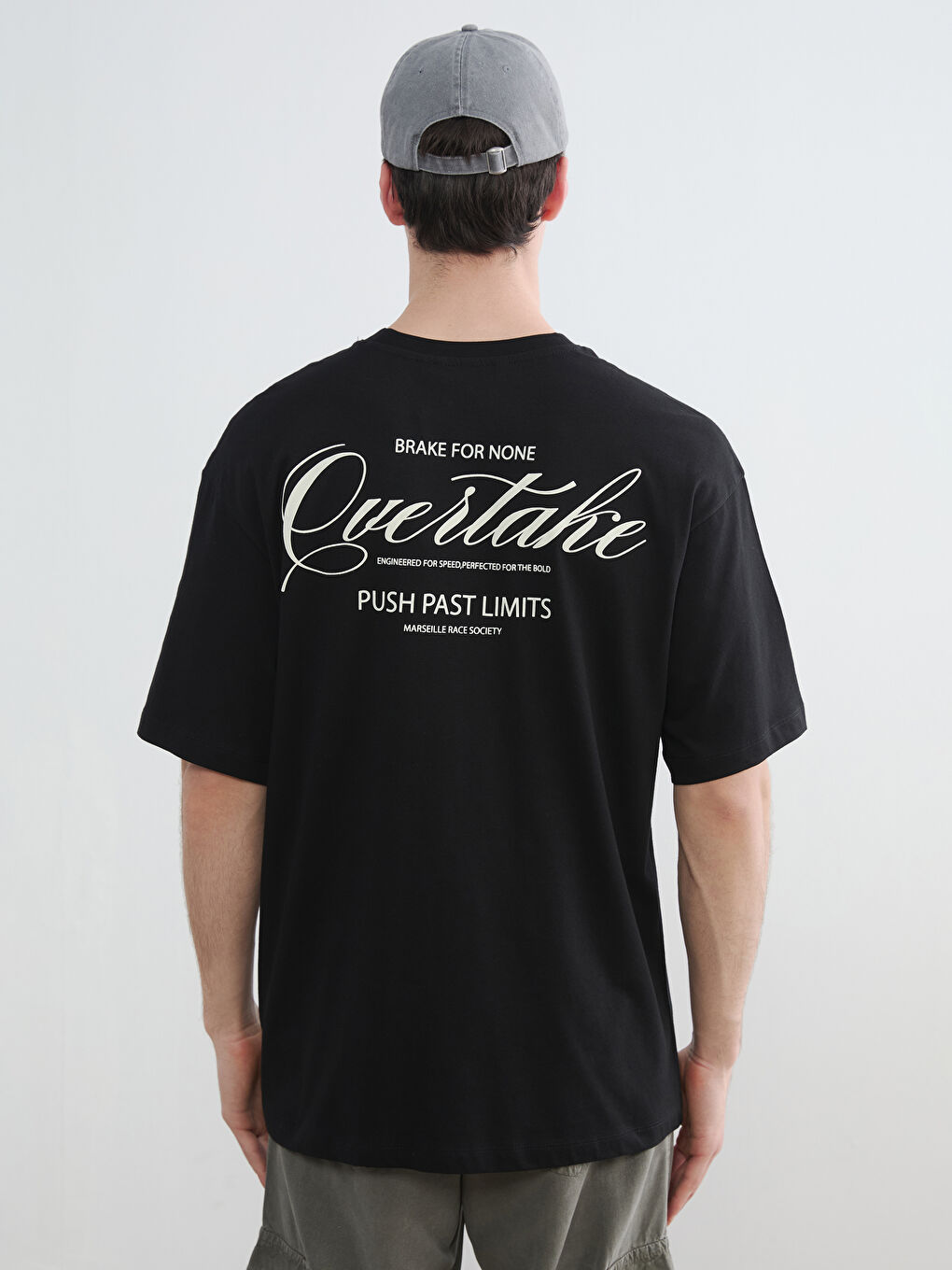 Siyah Bisiklet Yaka Baskılı Erkek Tişört-3