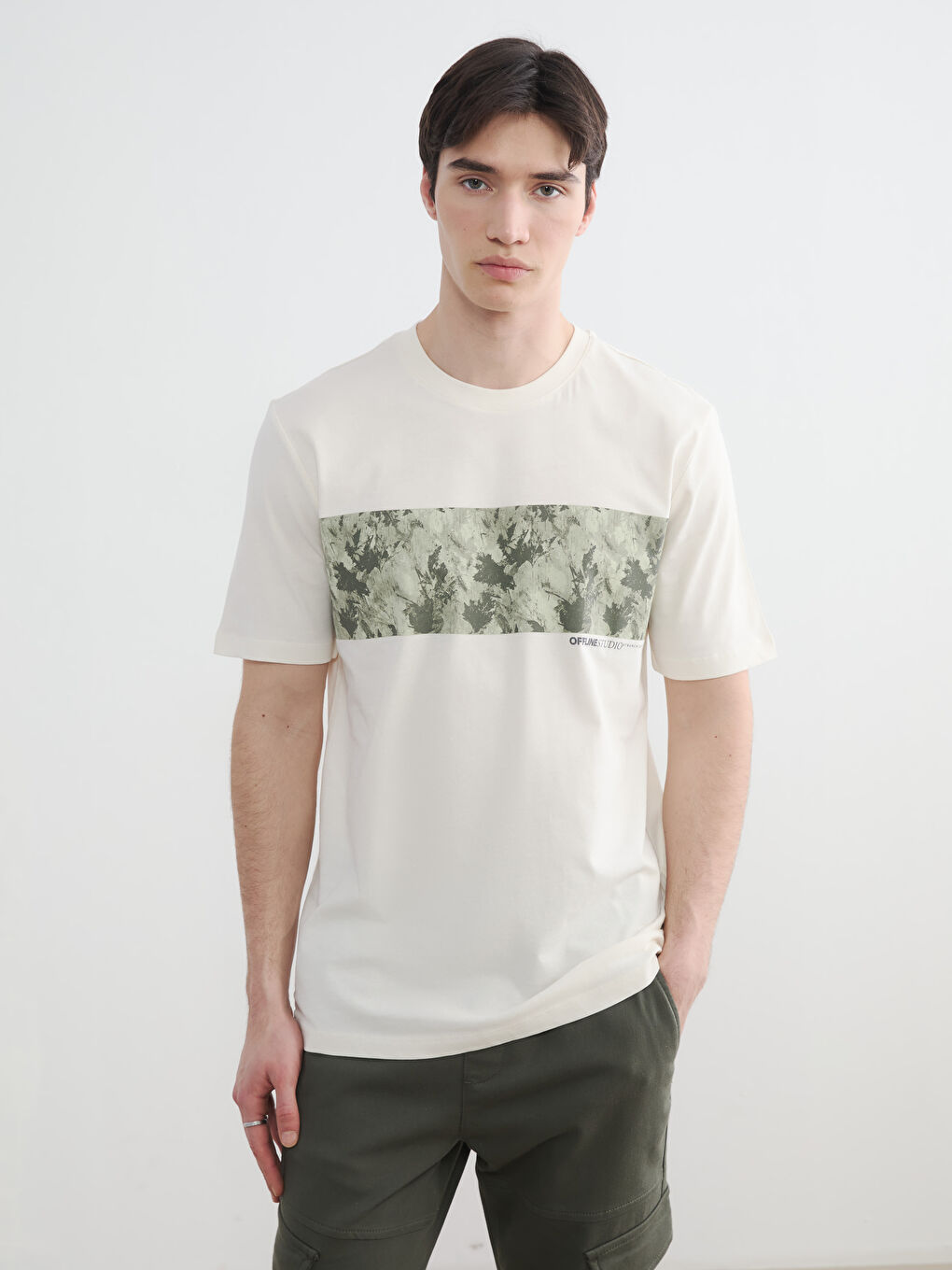 Ekru  Bisiklet Yaka Baskılı Erkek Tişört