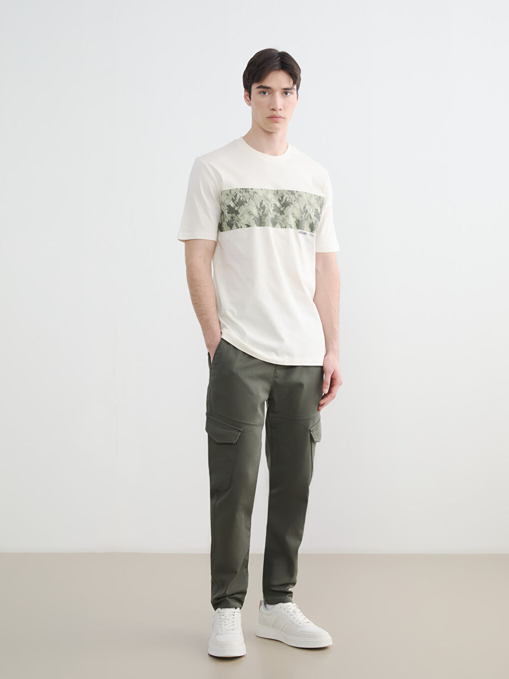 Ekru  Bisiklet Yaka Baskılı Erkek Tişört-1