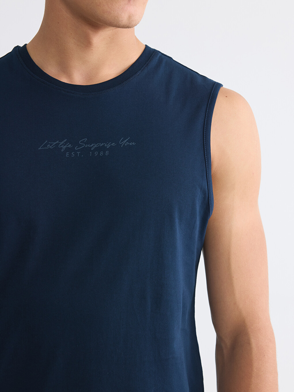 Crew Neck Printed Men's Sleeveless T-Shirt-2