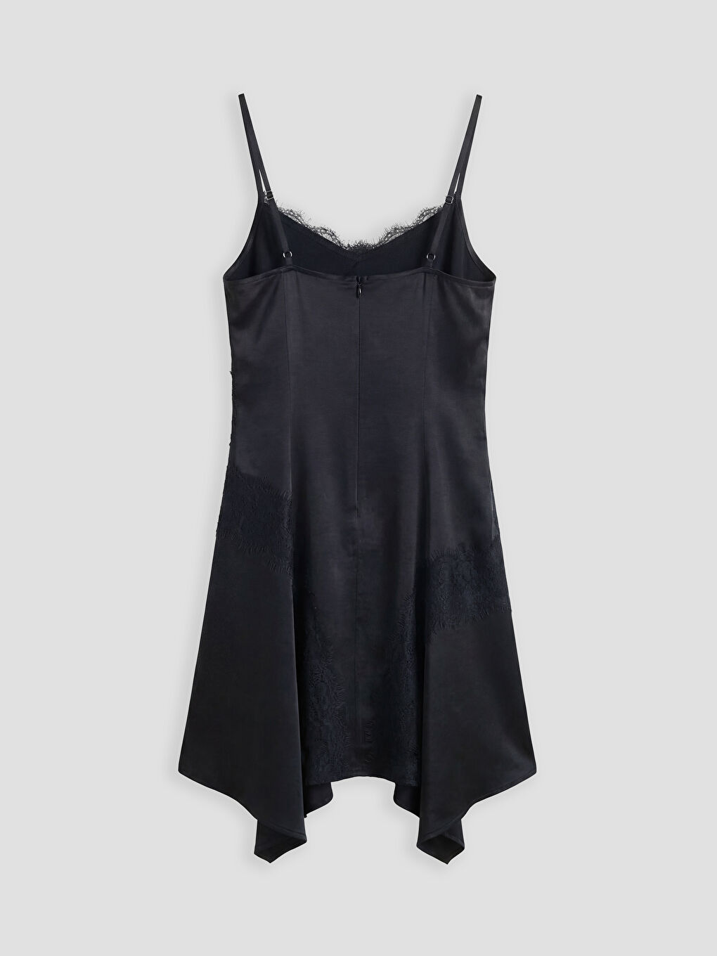 Siyah Dantel Detaylı İp Askılı Saten Mini Elbise-1