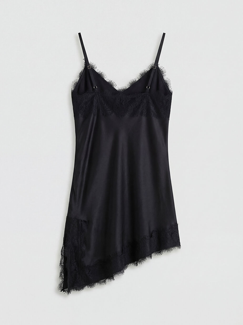 Siyah İp Askılı Dantel Detaylı Saten Mini Elbise-5