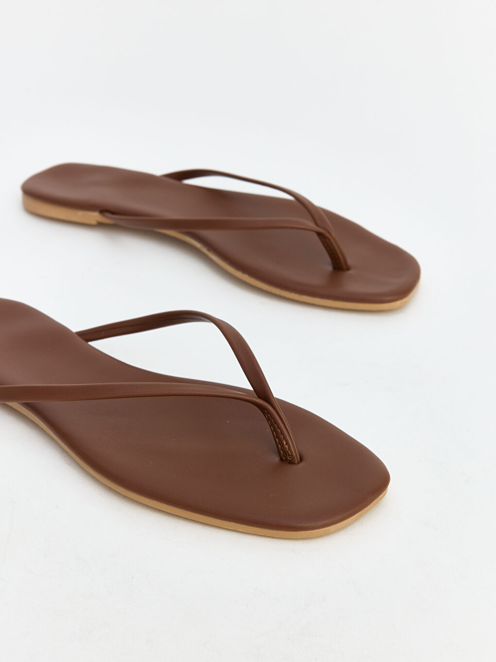 Kahverengi Parmak Arası Kadın Terlik-2