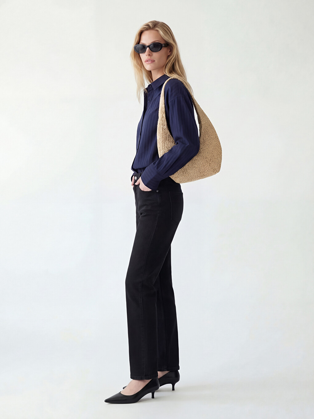 Siyah Normal Bel Straight Fit Kadın Jean Pantolon