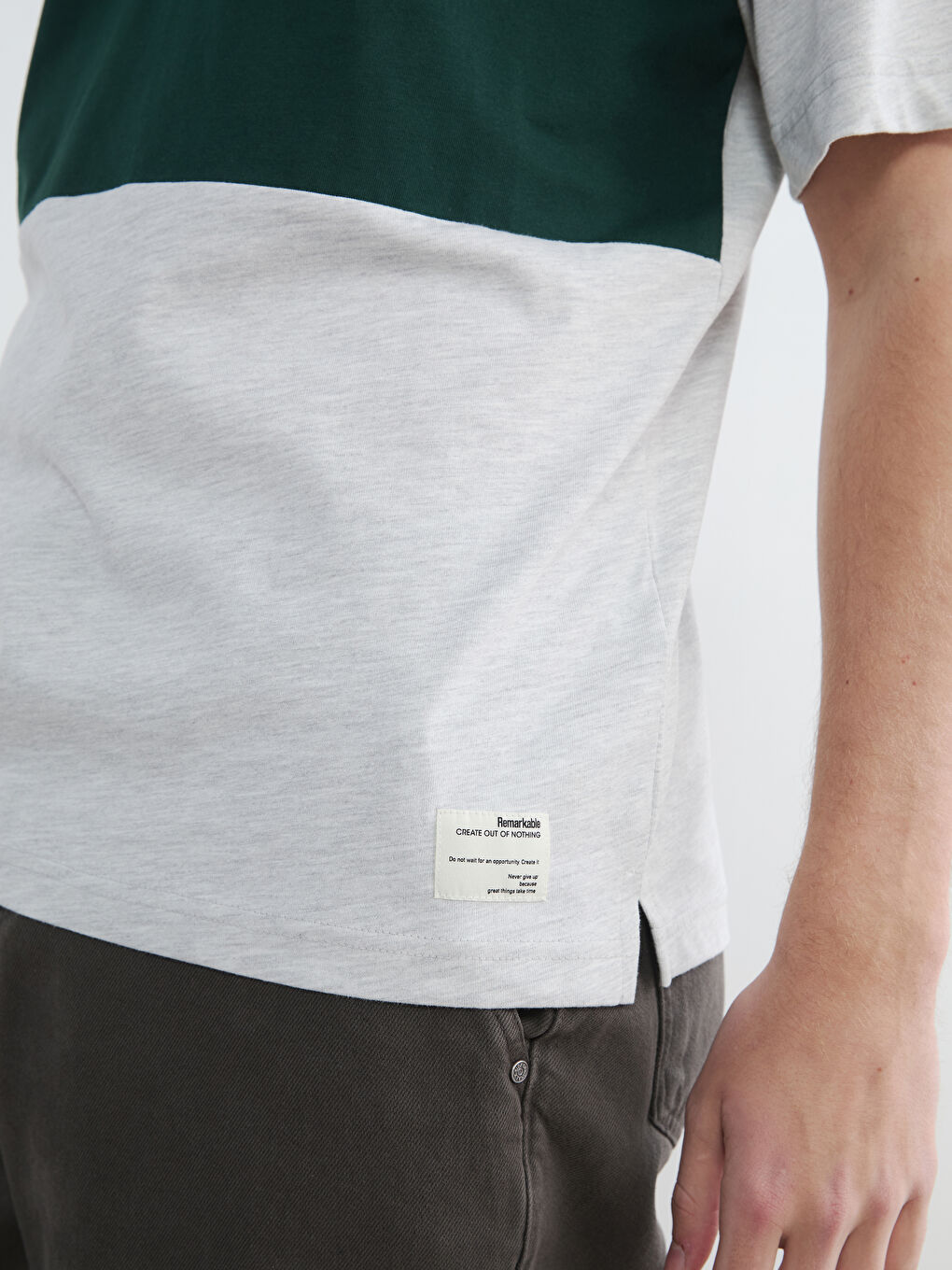 Gri Polo Yaka Renk Bloklu Erkek Tişört-3