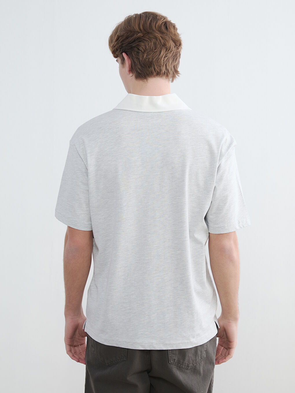 Gri Polo Yaka Renk Bloklu Erkek Tişört-4