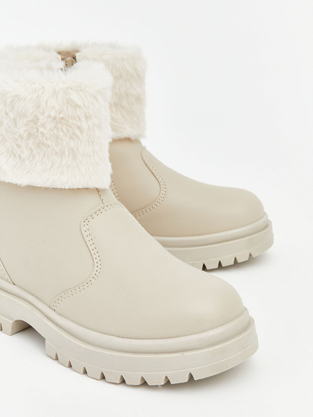 Bej Fermuarlı Pelüş Detaylı Kız Çocuk Bot-2