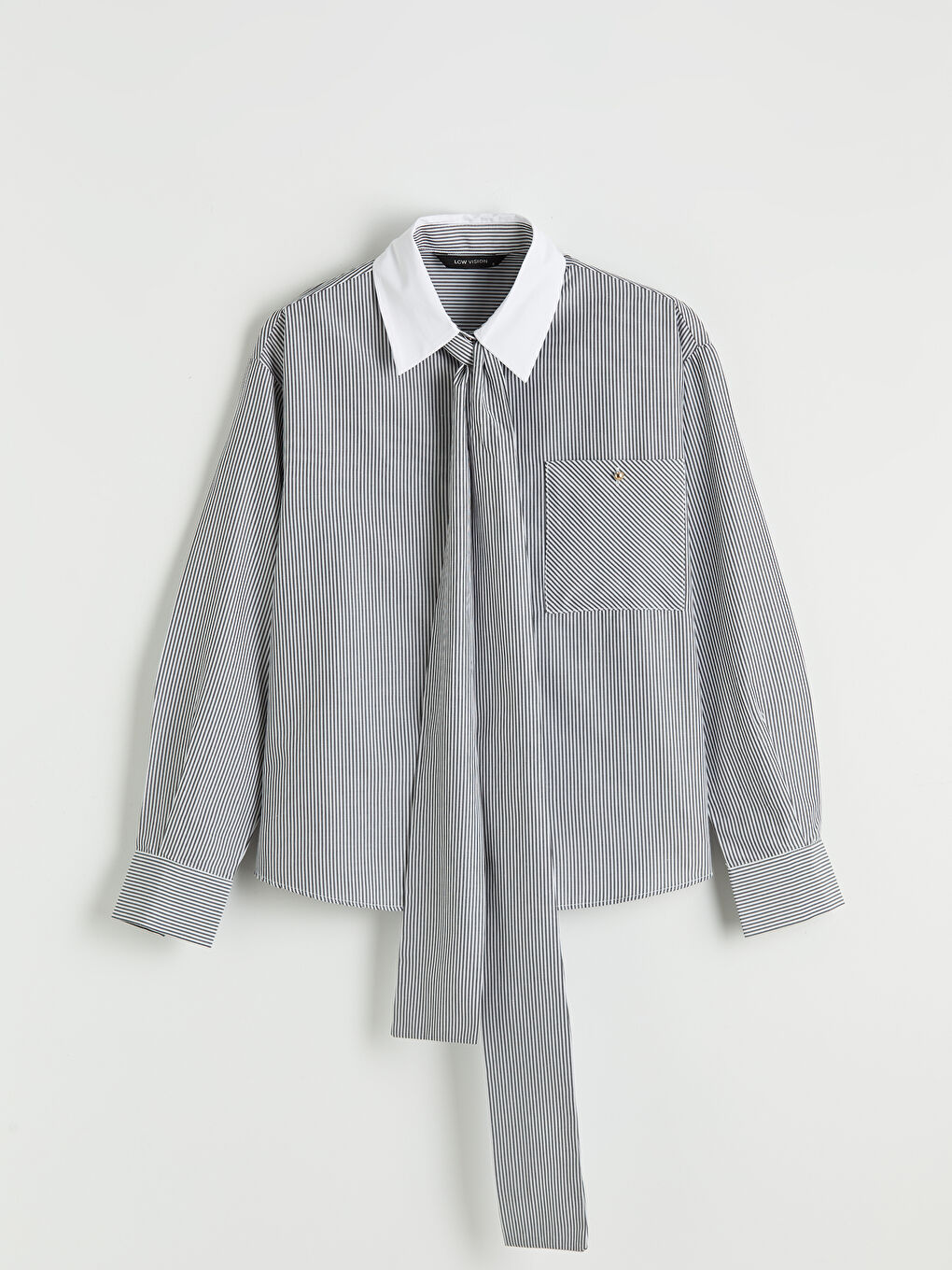 Siyah Kravat Detaylı Çizgili Kadın Gömlek-4