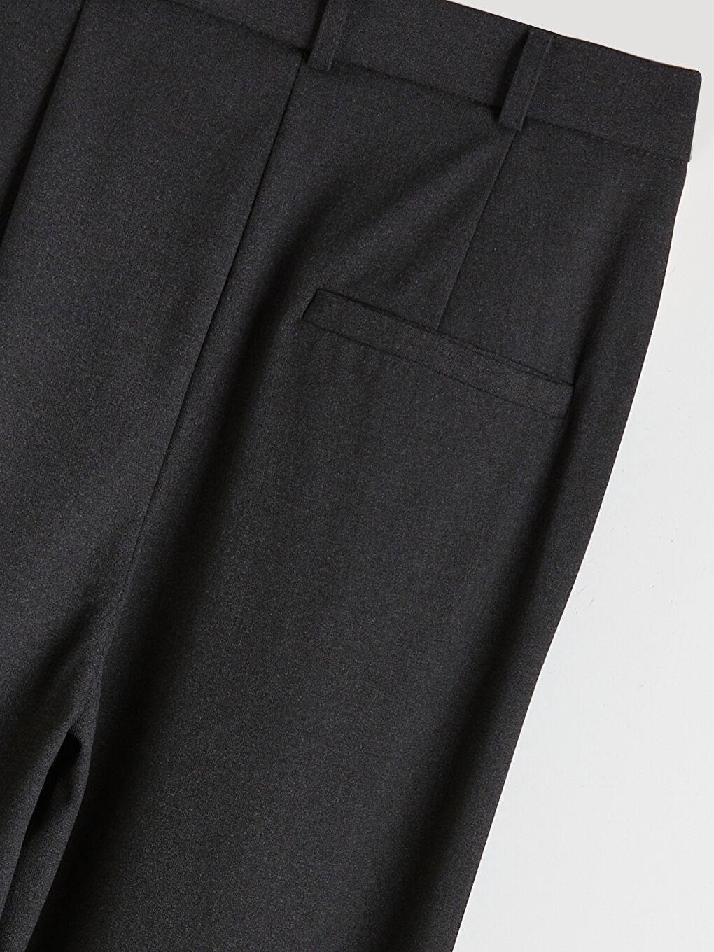 Antrasit Standart Fit Kadın Pileli Kumaş Pantolon-5