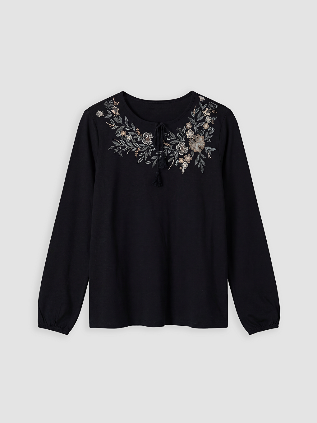 Siyah Bağlamalı Yaka Çiçek Nakışlı Bluz-4