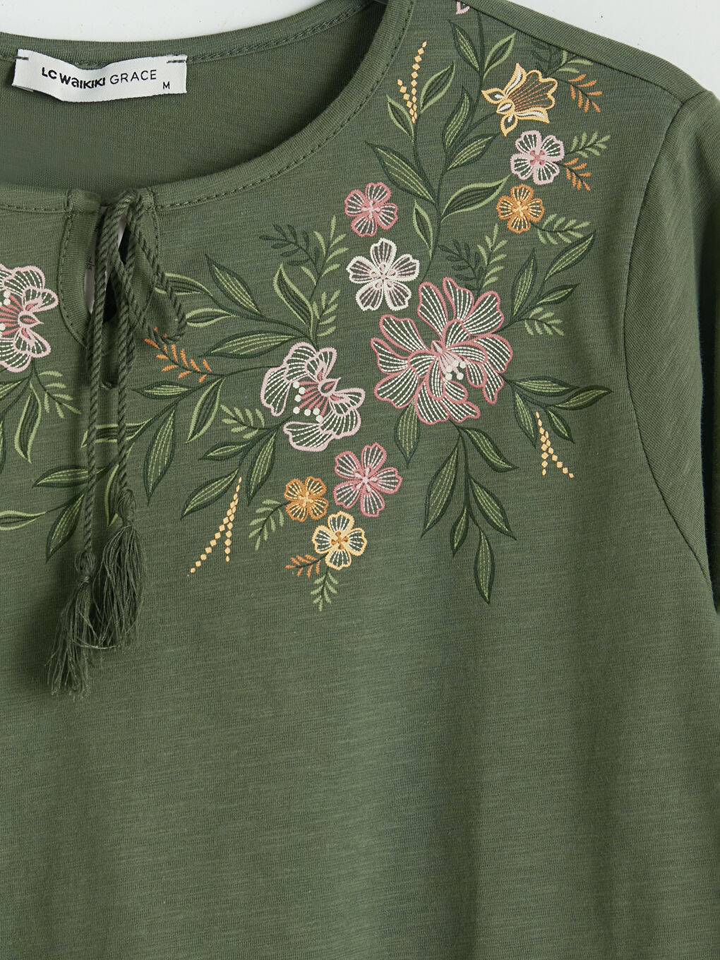 Yeşil Bağlamalı Yaka Çiçek Nakışlı Bluz-6