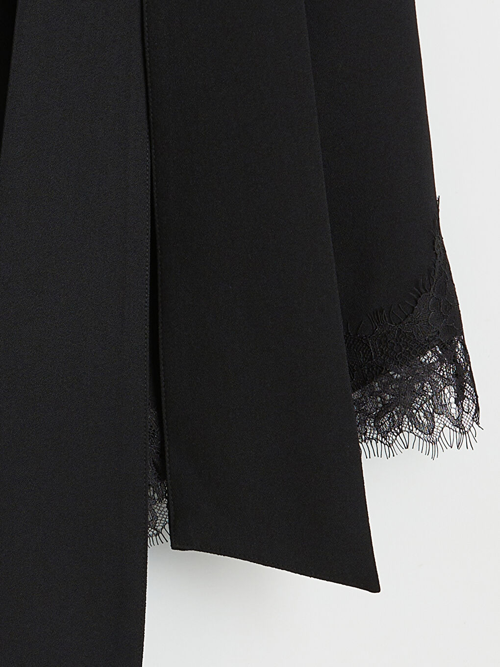 Siyah Halter Yaka Asimetrik Kesim Bluz-1