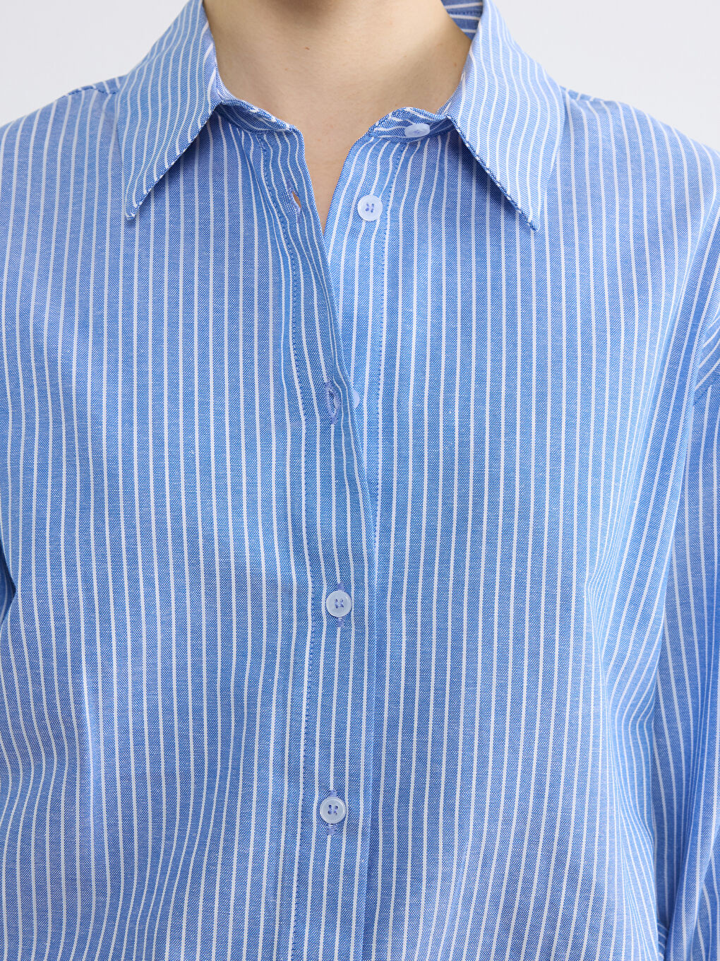Mavi Çizgili Oversize Oxford Kadın Gömlek-2