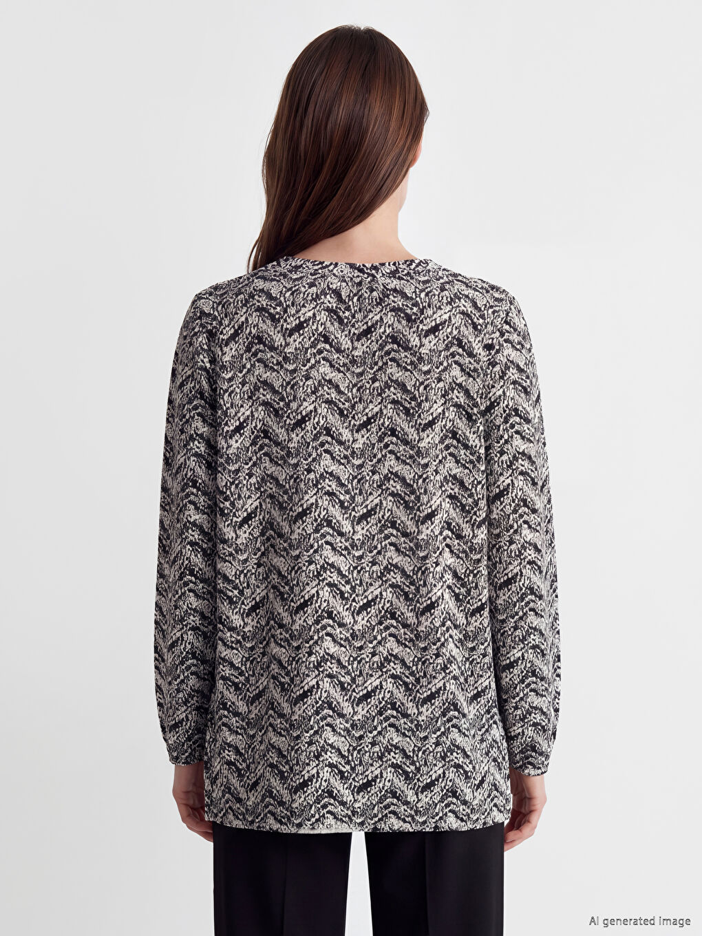 Bluza sa okruglim izrezom sa uzorkom-3