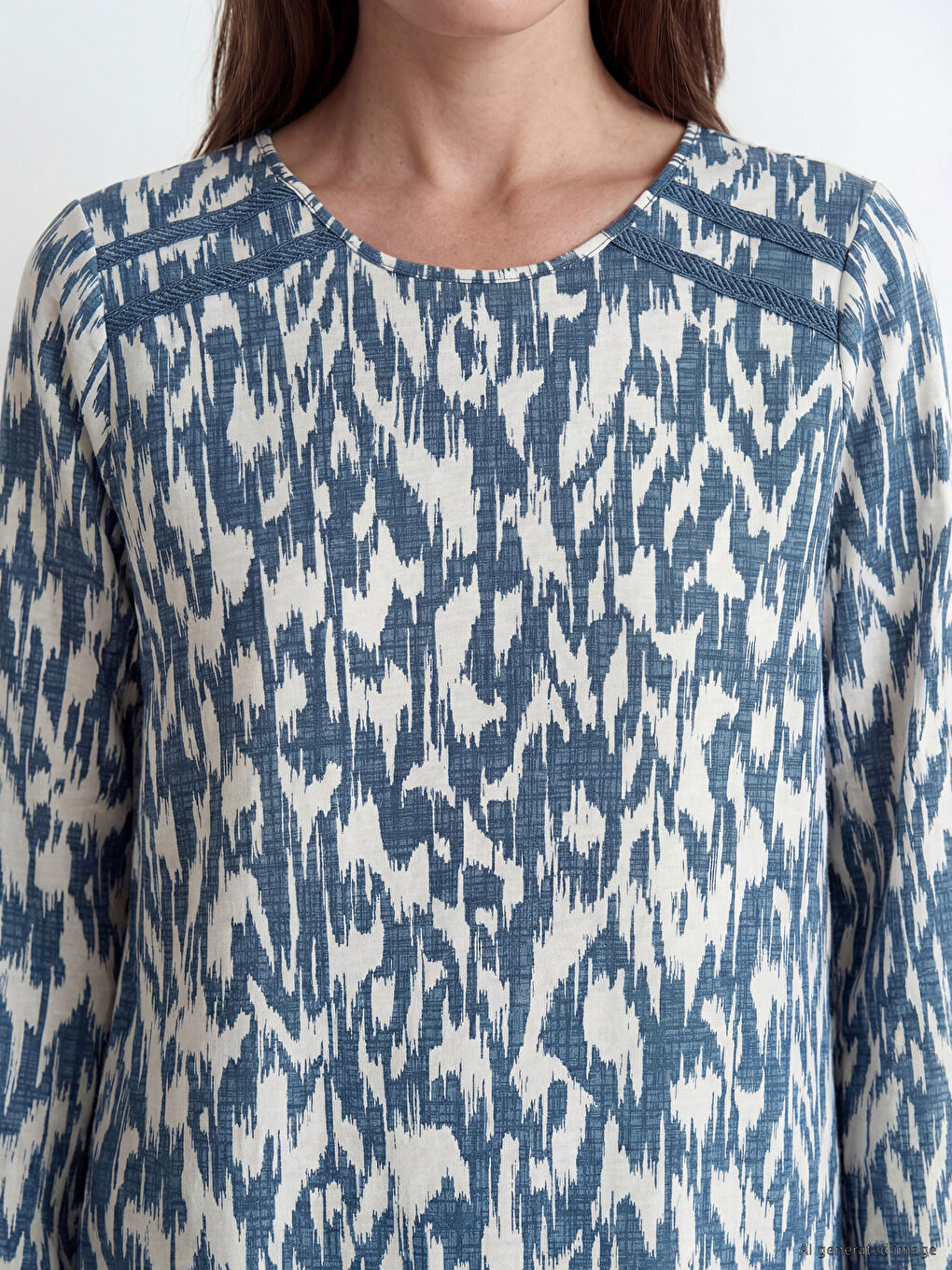 Bluza sa okruglim izrezom sa uzorkom-2