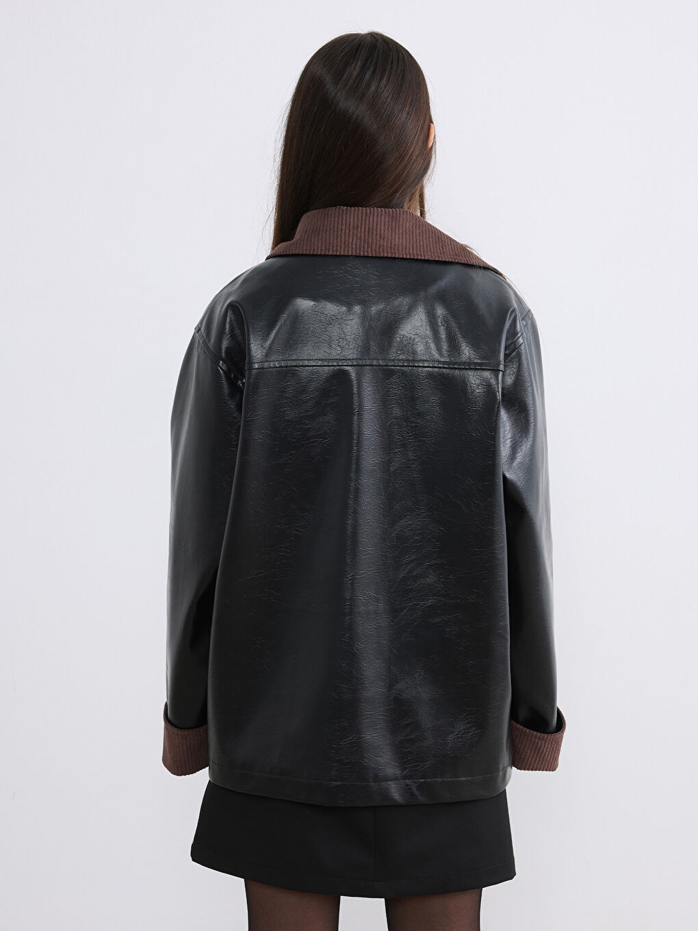 Siyah Petite Kadife Gömlek Yaka Kadın Deri Görünümlü Mont-4