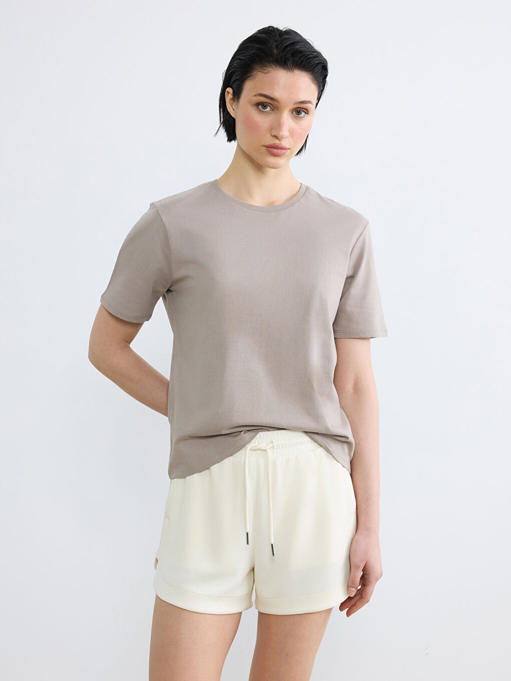 Bej Bisiklet Yaka Kadın Tişört