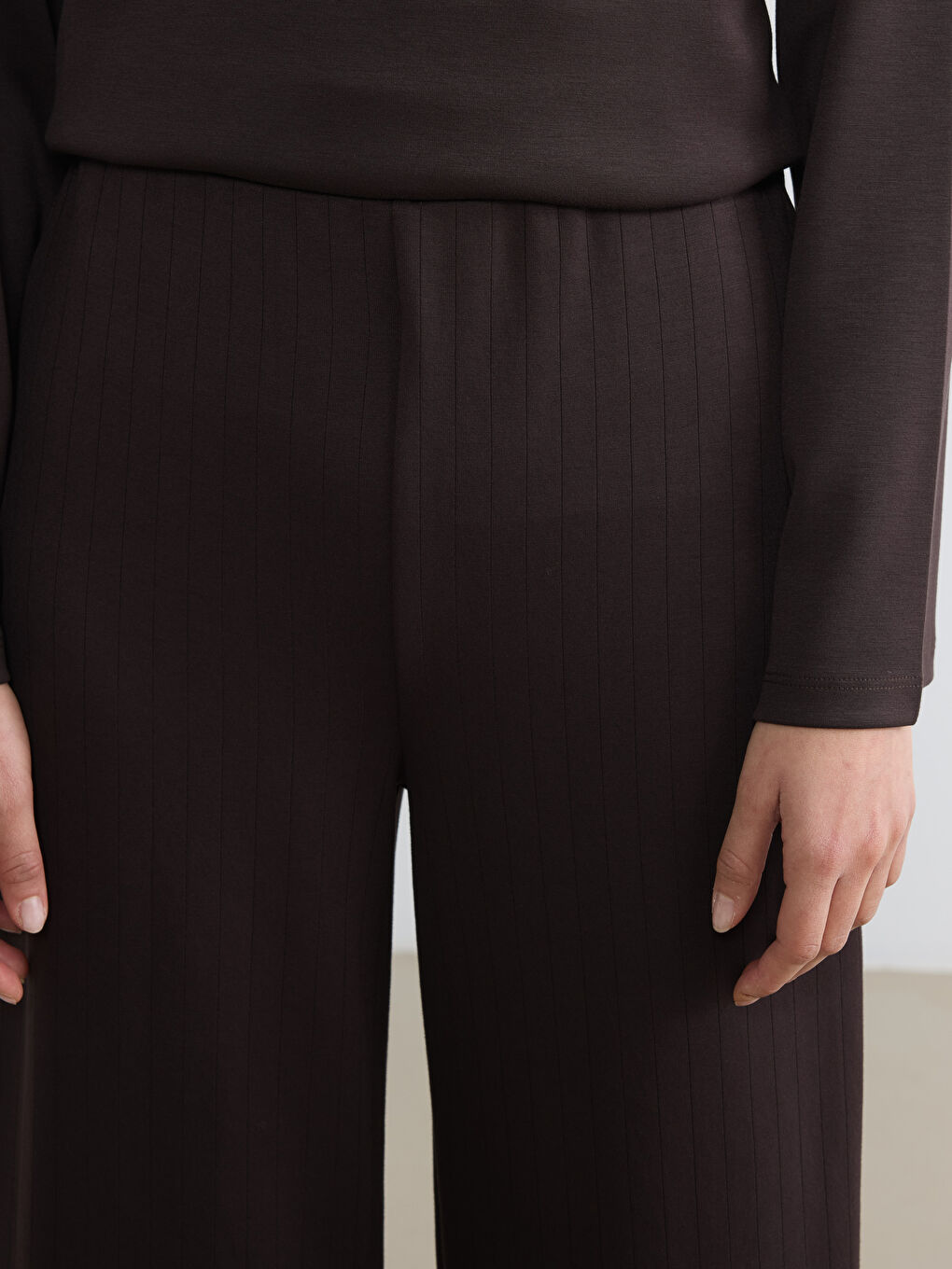 Kahverengi Yüksek Bel Çizgili Geniş Paça Kadın Pantolon-2