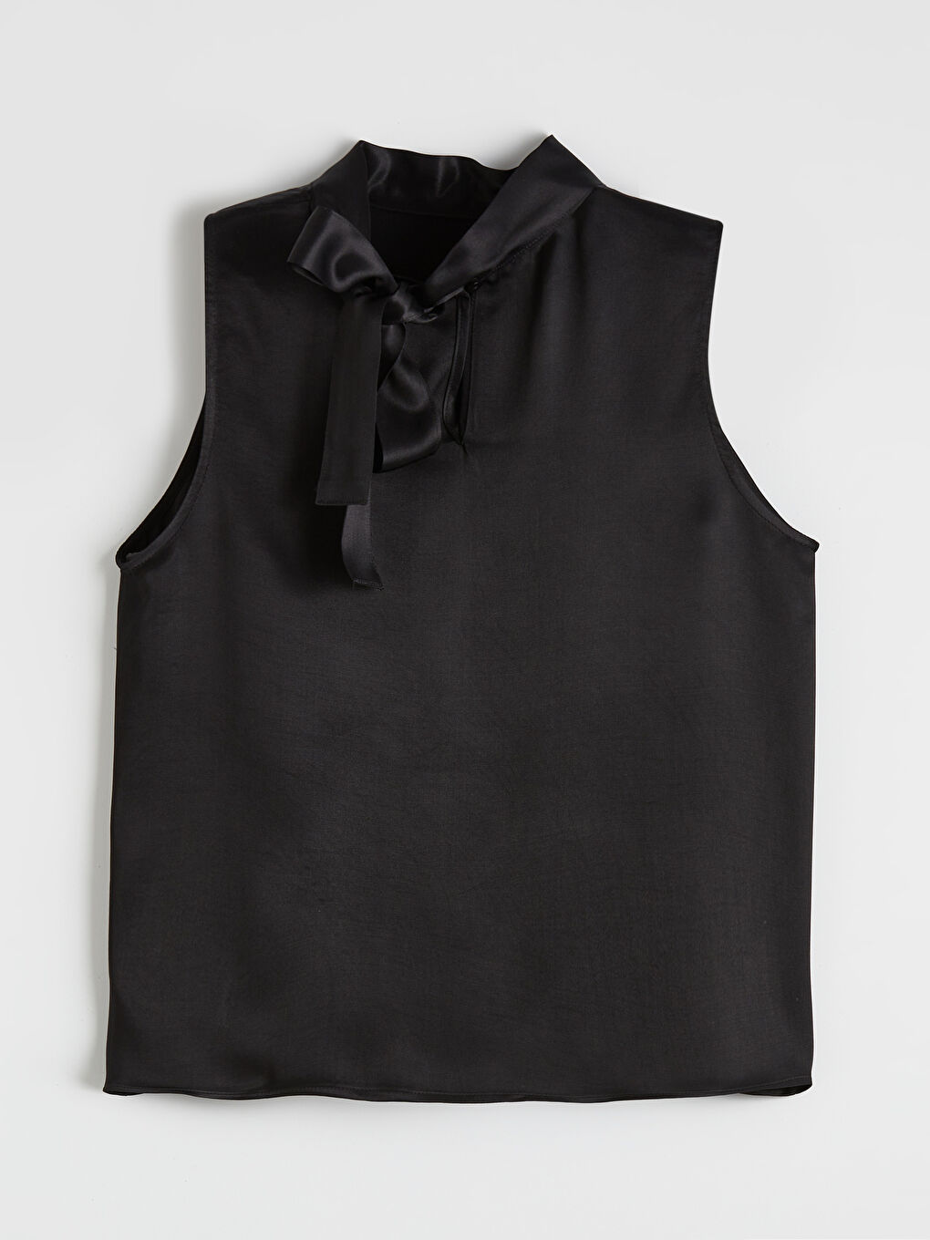 Siyah Dik Yaka Saten Bluz-4