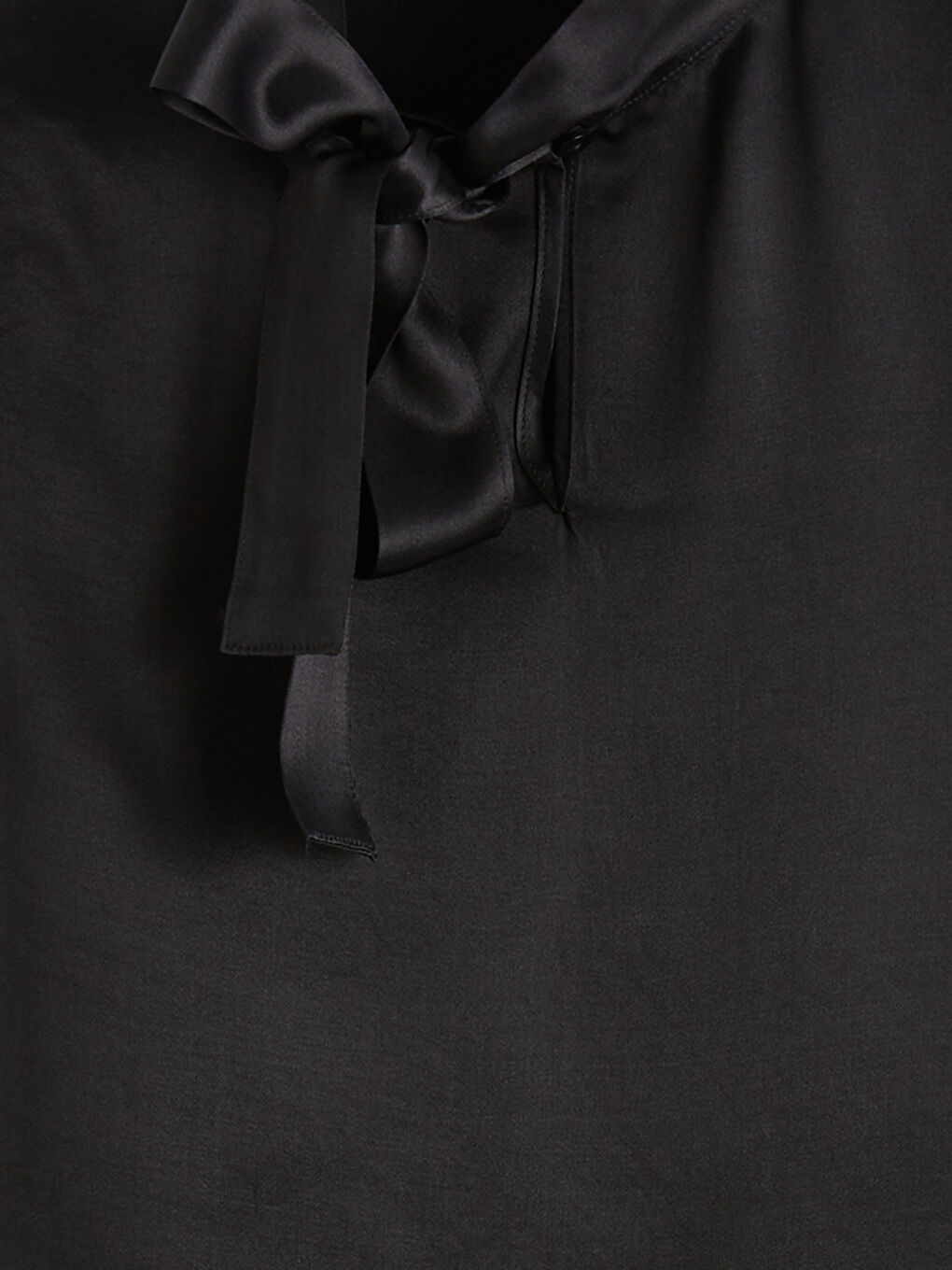 Siyah Dik Yaka Saten Bluz-5