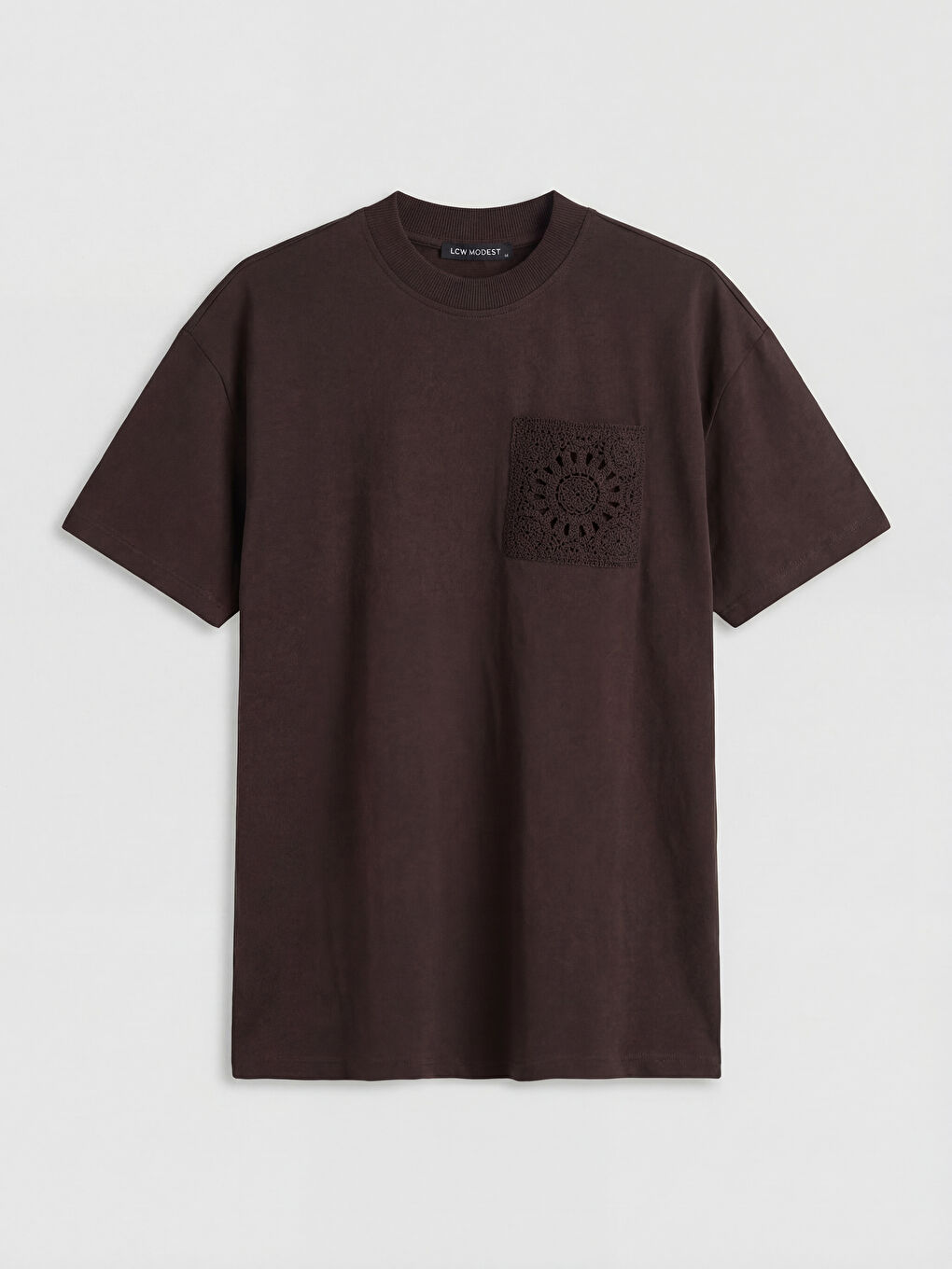 Kahverengi Bisiklet Yaka Dantel Nakışlı Kadın Tişört