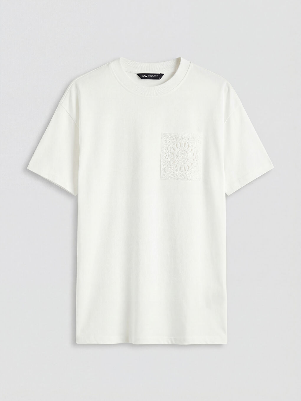 Ekru Bisiklet Yaka Dantel Nakışlı Kadın Tişört