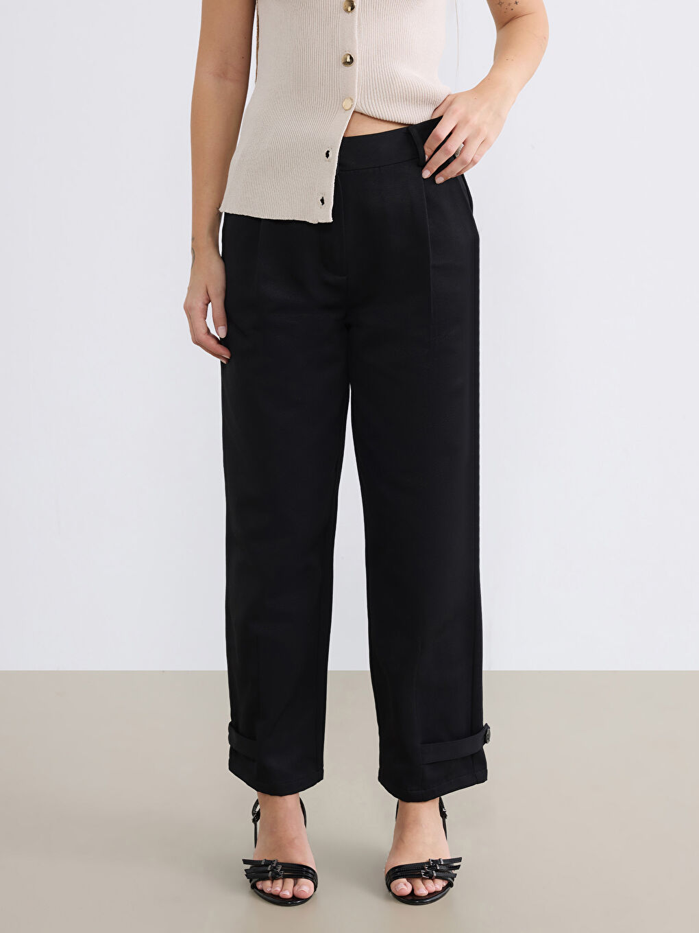 Siyah Yüksek Bel Pileli Kadın Kumaş Pantolon	-1