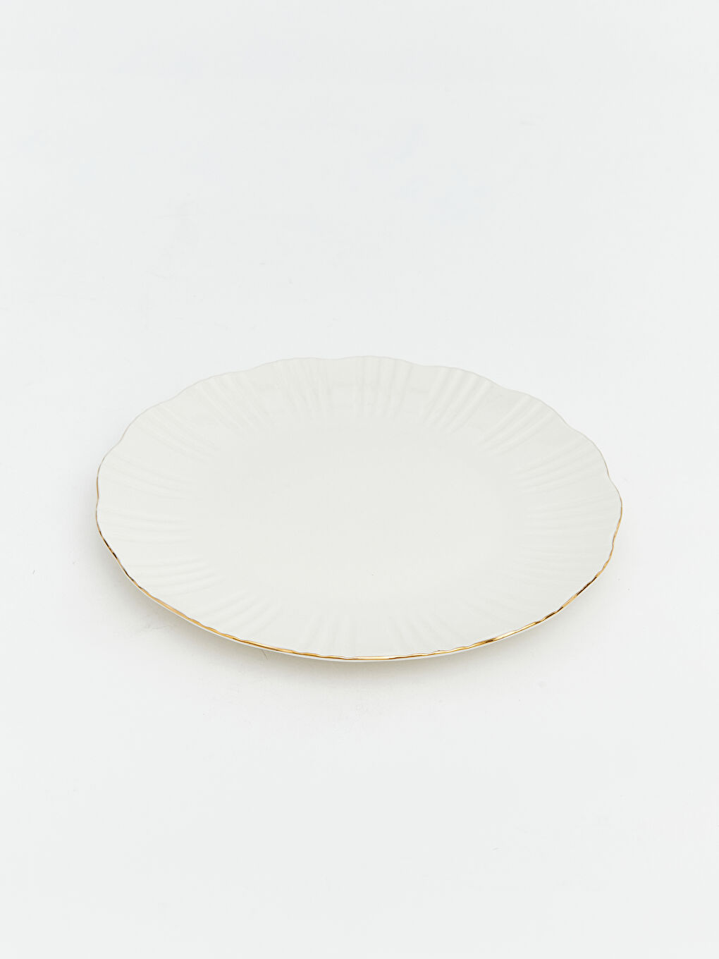 Beyaz Dalgalı Kenarlı Desenli Porselen Tabak-1