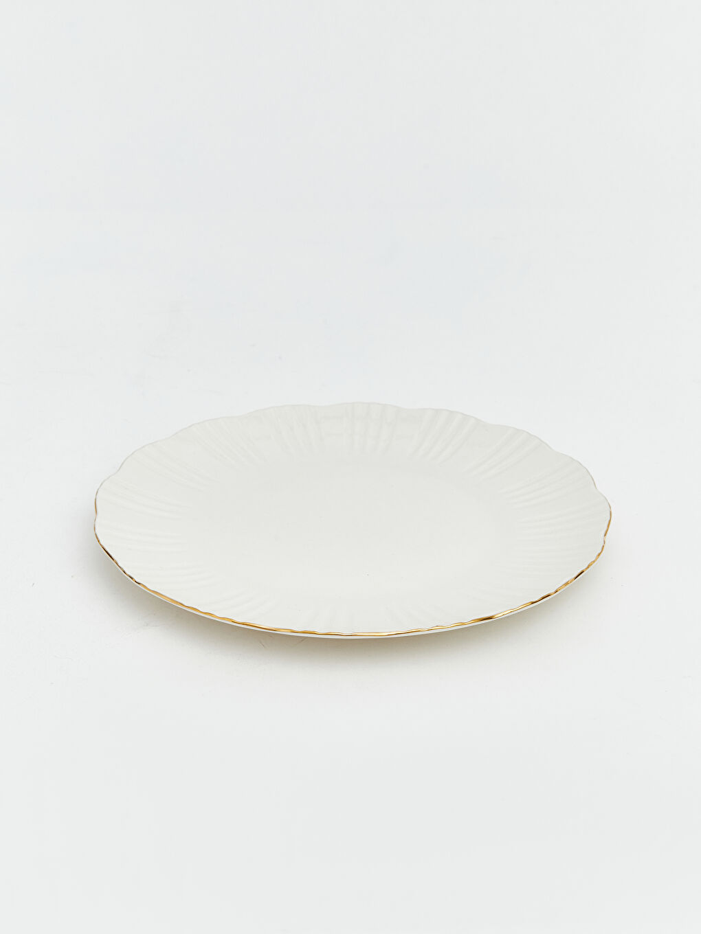 Beyaz Dalgalı Kenarlı Desenli Porselen Tabak-2