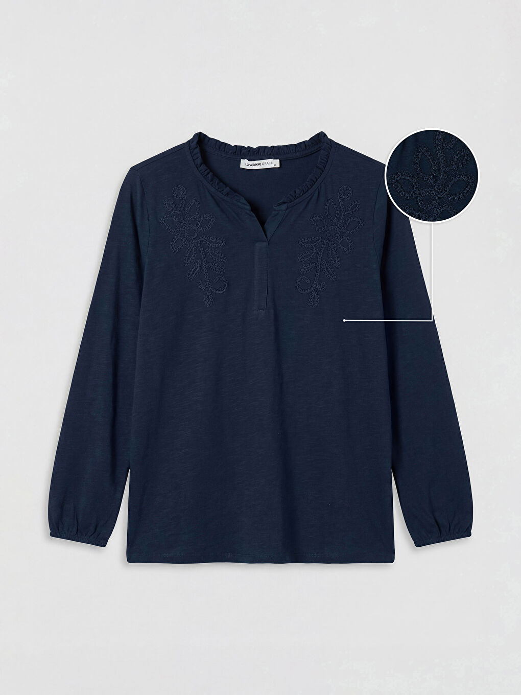 Lacivert Kaçık Yaka Nakışlı Bluz