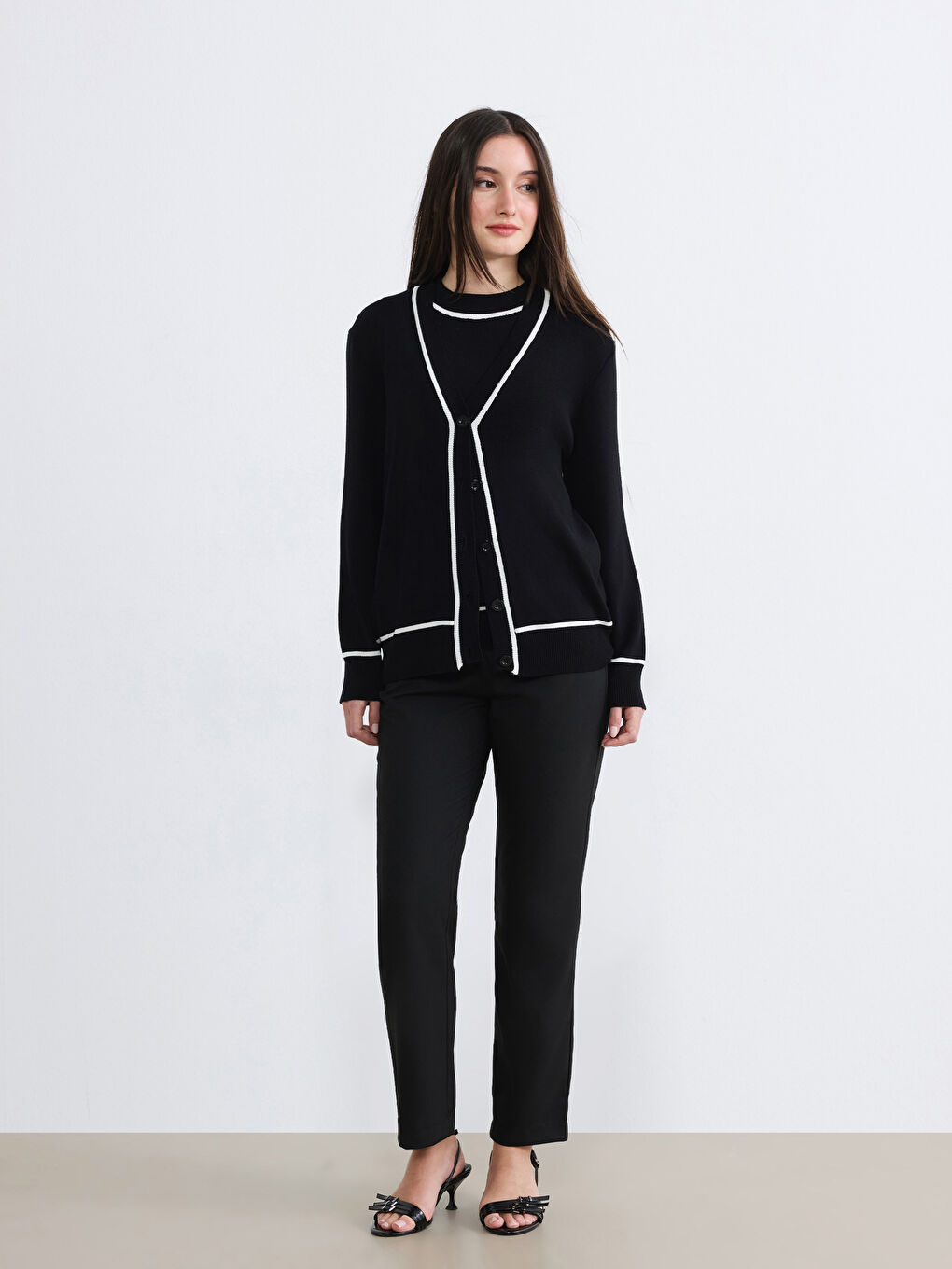 Siyah Petite V Yaka Kadın Triko Hırka-1