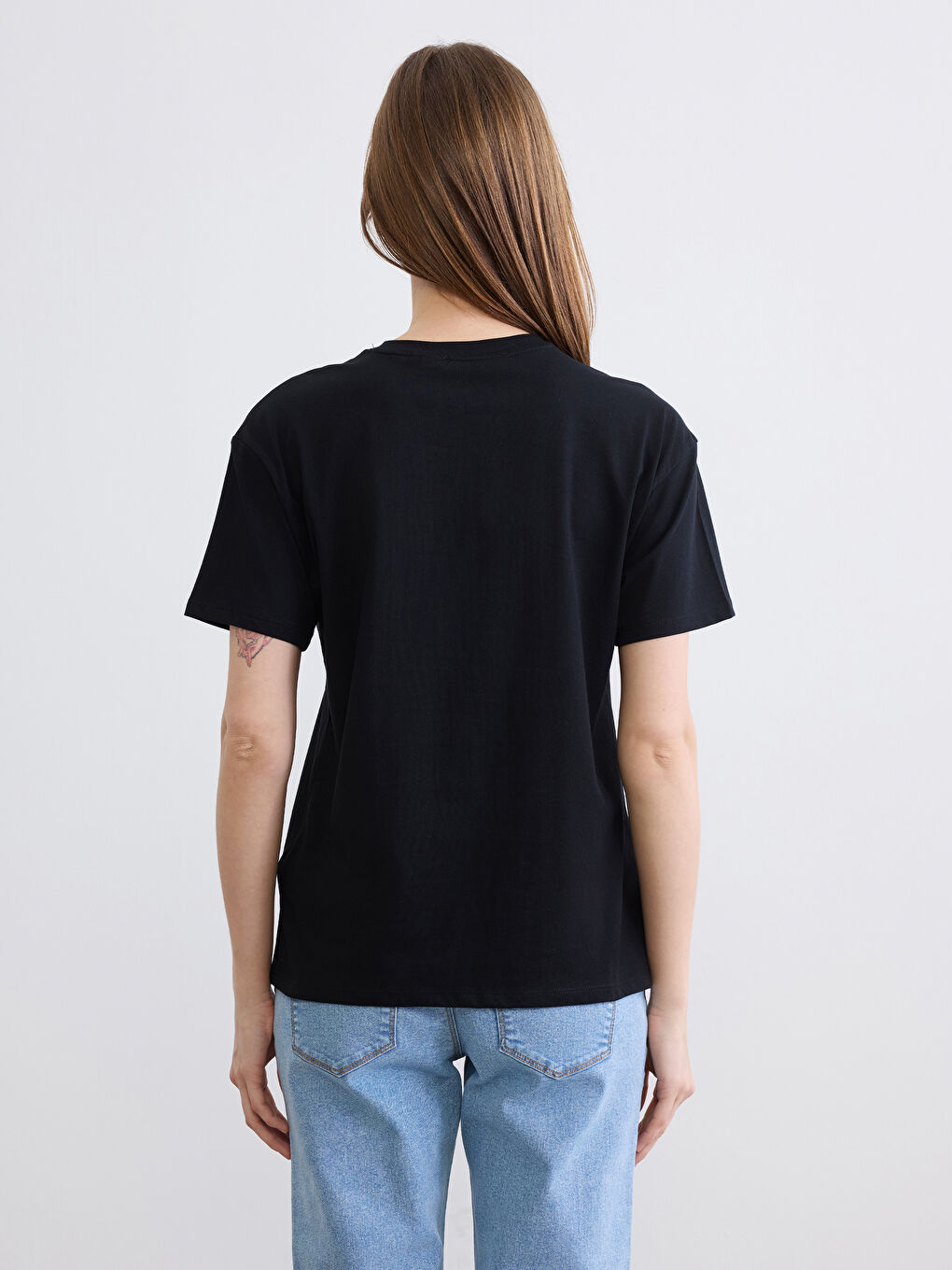 Siyah Bisiklet Yaka Mickey Mouse Baskılı Kadın Tişört-3