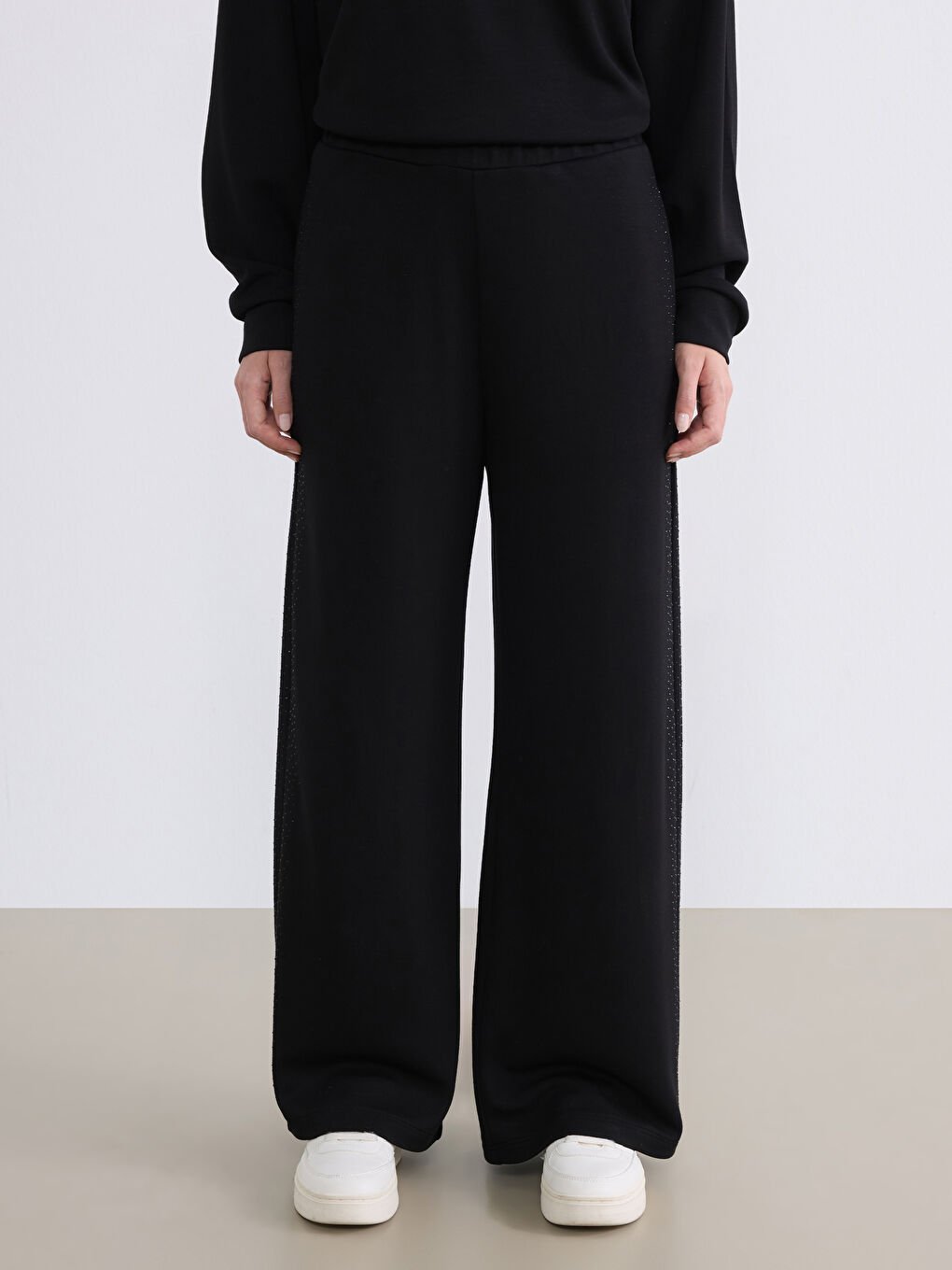 Siyah Petite Beli Lastikli Taşlı Kadın Eşofman Altı-2