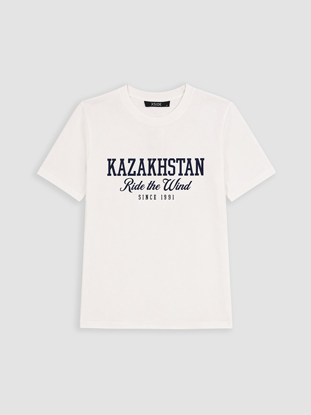 Beyaz Bisiklet Yaka Kazakistan Baskılı Erkek Tişört
