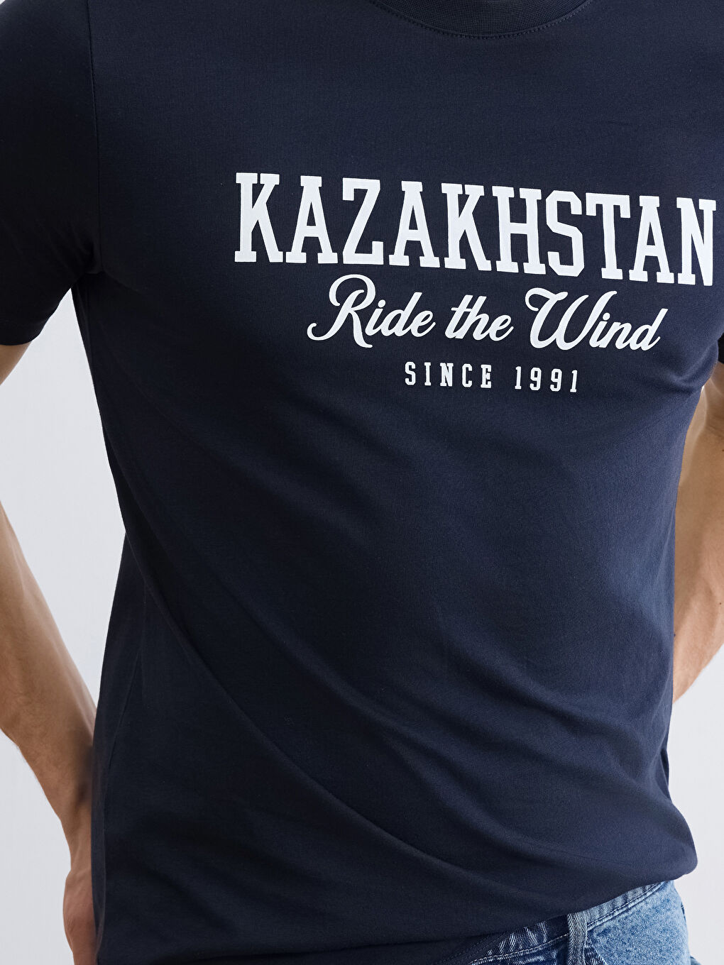 дөңгелек жағалы қазақстан принтті ерлер футболкасы-2