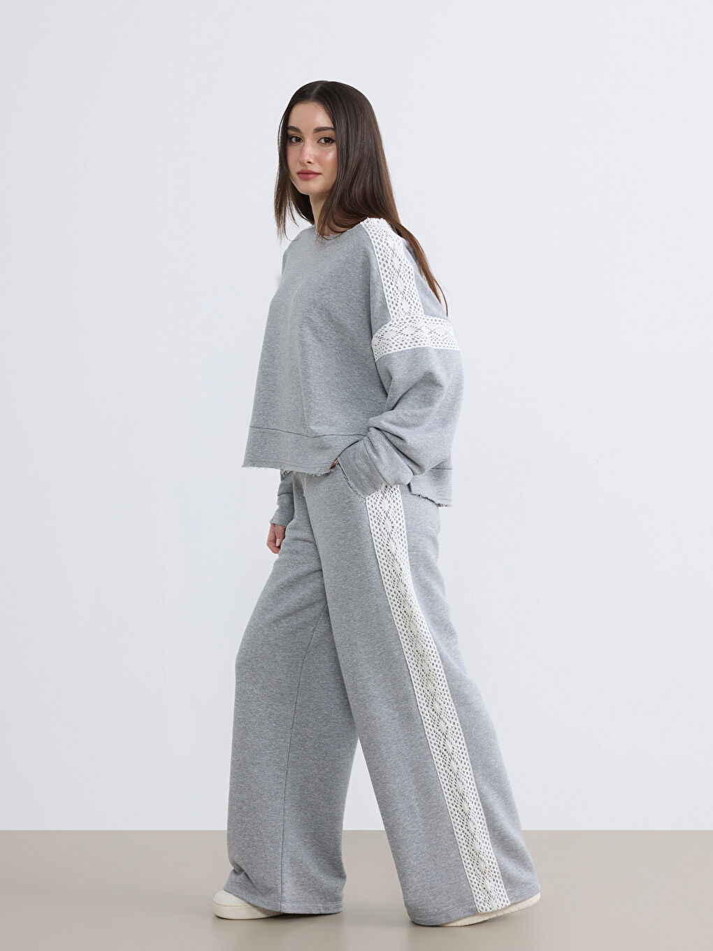 Gri Petite Bisiklet Yaka Kadın Sweatshirt