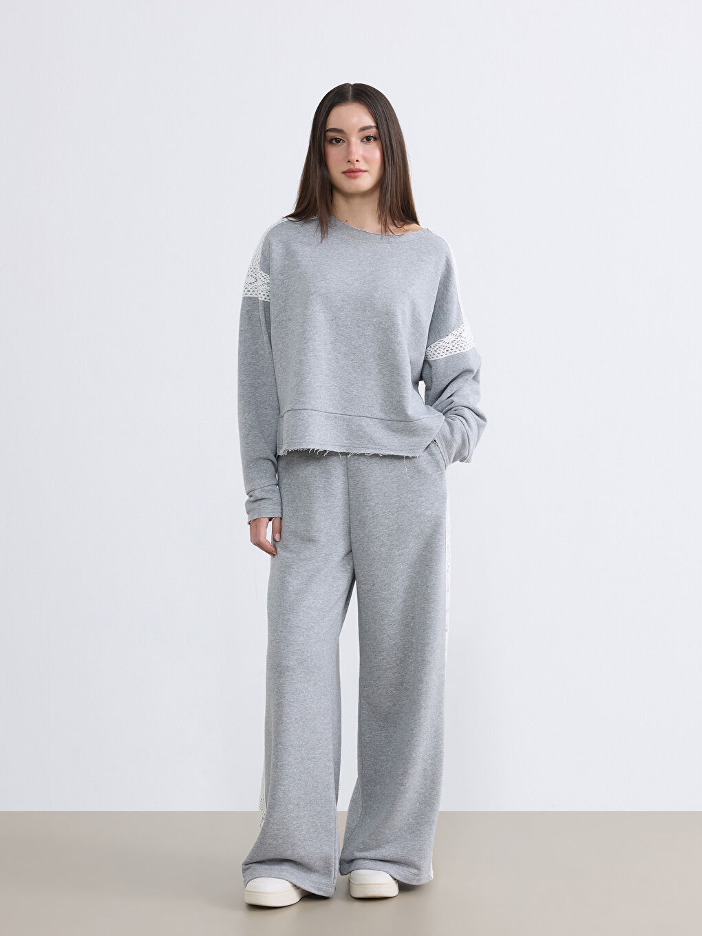 Gri Petite Bisiklet Yaka Kadın Sweatshirt-3