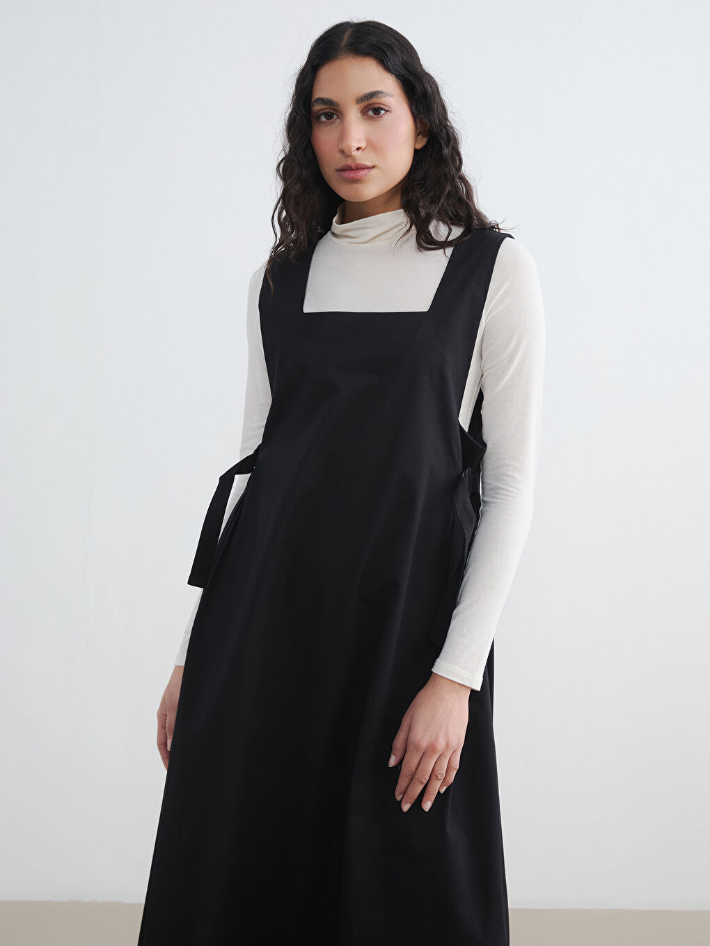 Siyah Kare Yaka Jile Elbise-1