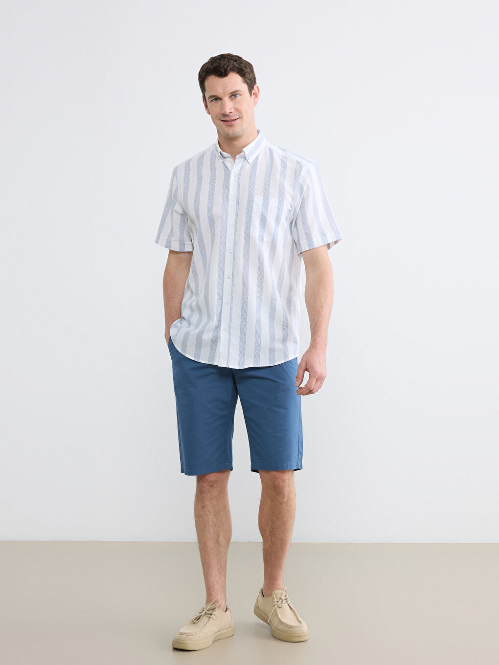 Beyaz Regular Fit Çizgili Armürlü Erkek Gömlek-1