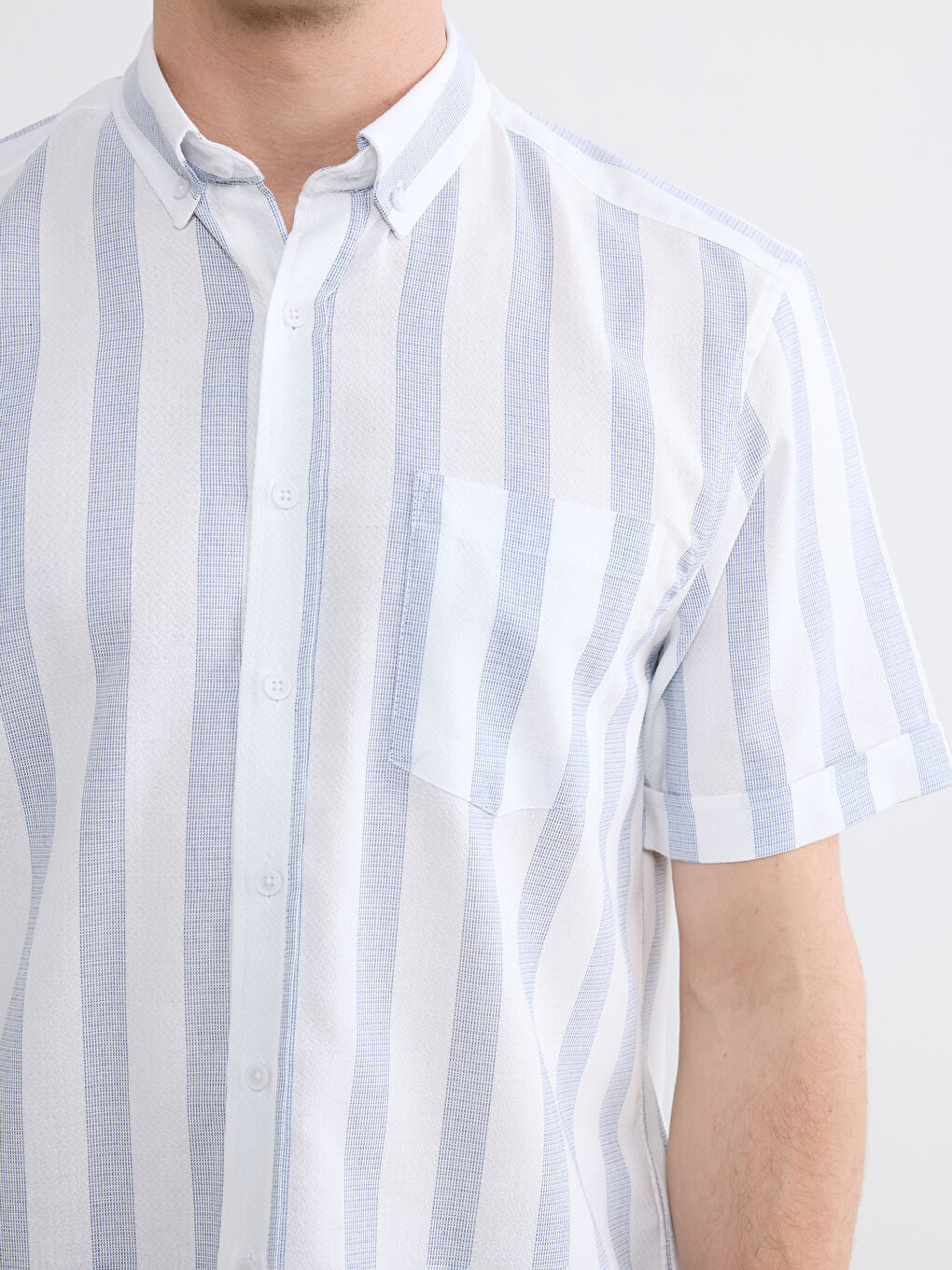 Beyaz Regular Fit Çizgili Armürlü Erkek Gömlek-2