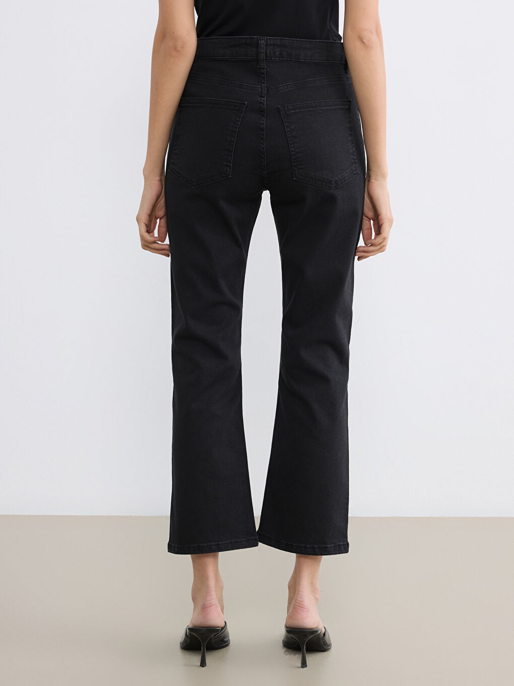 Siyah Flare Kadın Jean Pantolon-3
