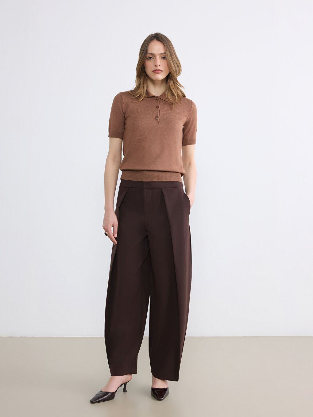 Kahverengi Yüksek Bel Pileli Kadın Kumaş Pantolon