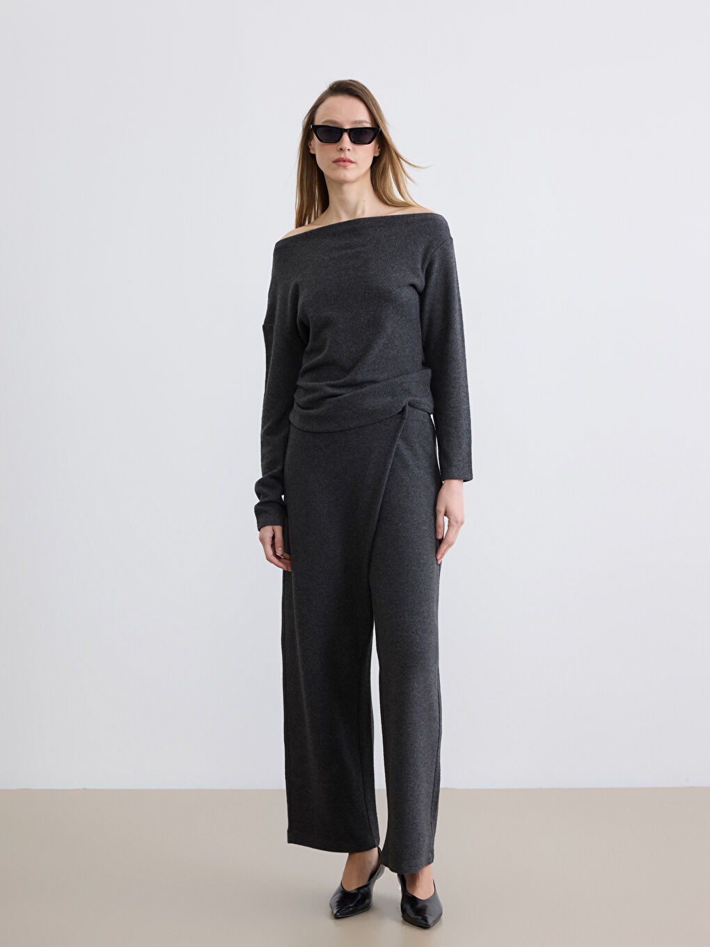 Antrasit Kruvaze Kesim Kadın Pantolon-1